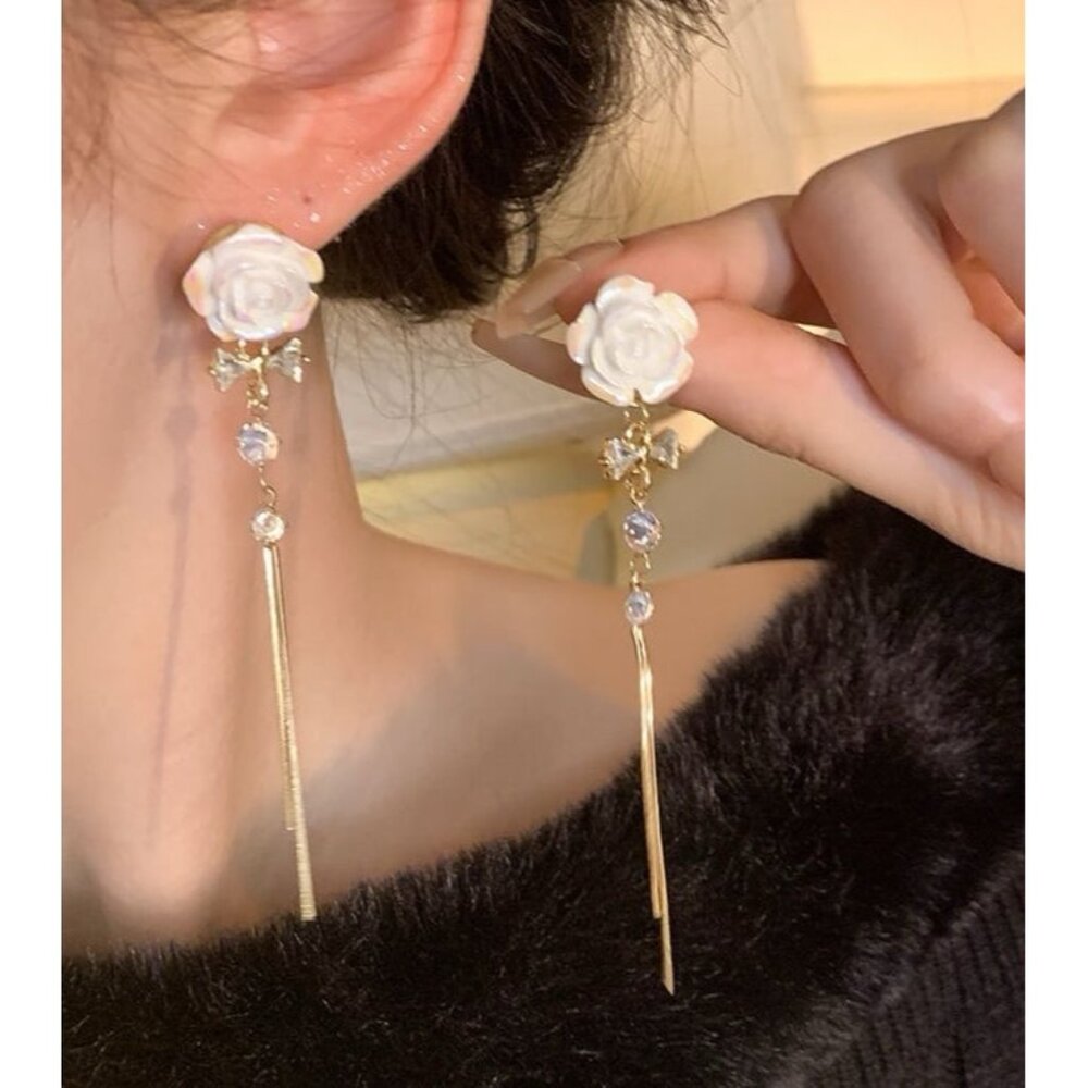 Tassel Camellia Earrings